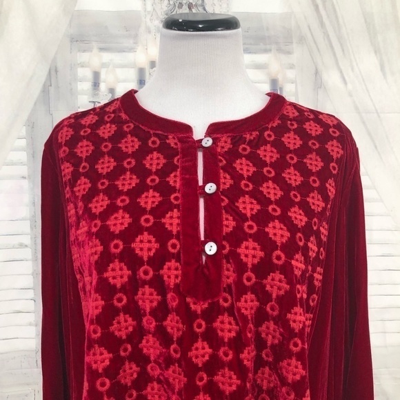 John Mark Plus Red Faux Velvet Embroidered Roll-Tab Sleeve Half Button Tunic Top - Picture 3 of 13
